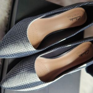 Clarks Women's Navy Houndstooth Flats